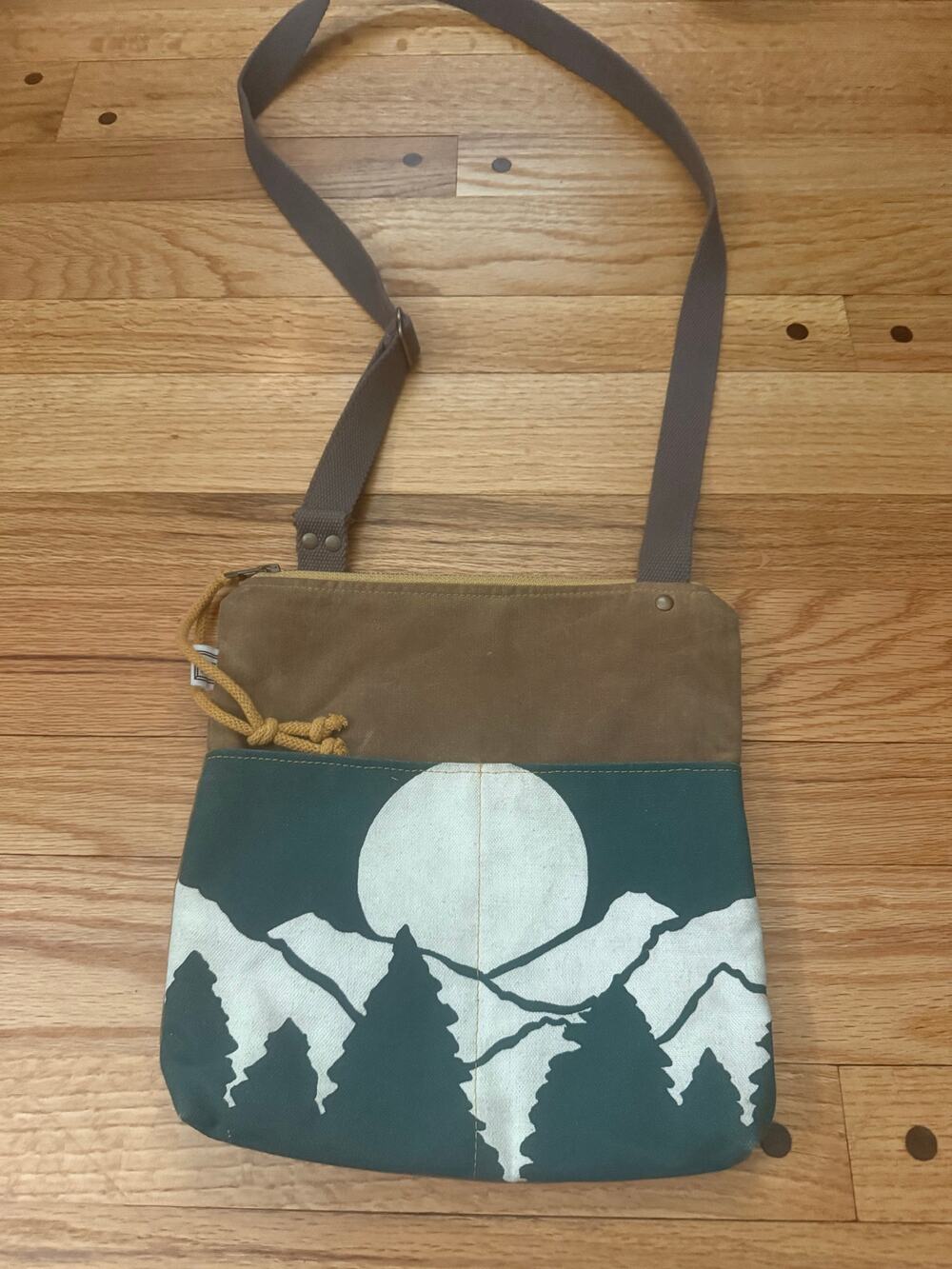 Rachel Elise crossbody bag - canvas purse weekdayer mountain print